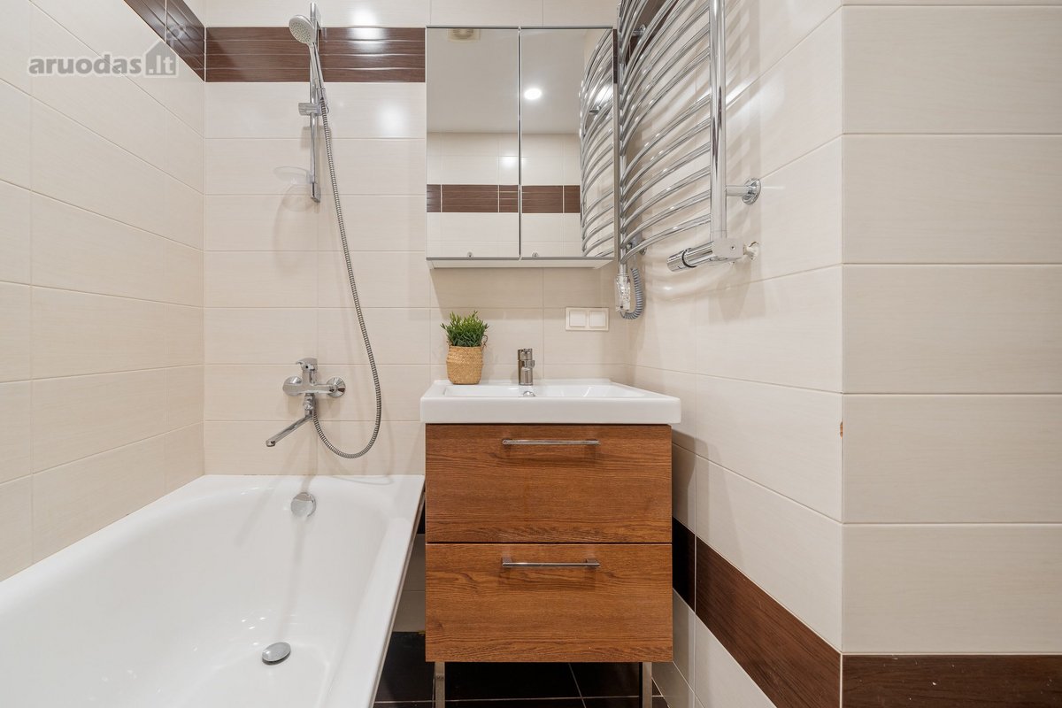 Parduodamas labai geros būklės 193,46 m² - nuotraukos Nr. 26