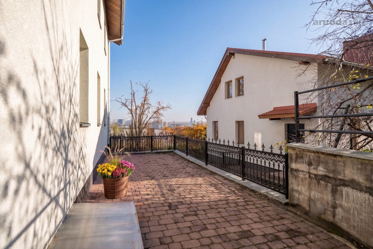 Parduodamas labai geros būklės 193,46 m² - nuotraukos Nr. 33
