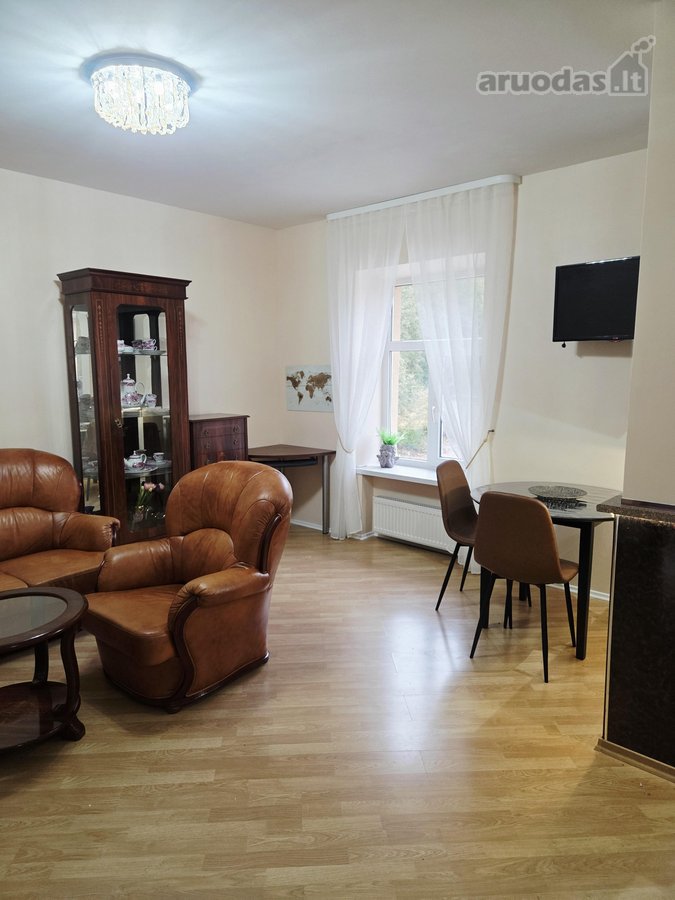 Nuomojamas dviejų kambarių butas miesto centre! - nuotraukos Nr. 2