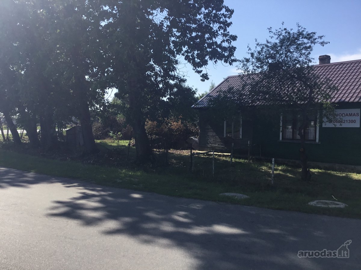 Šalia yra dvi dalis (40m2) ūkinių pastatų, - nuotraukos Nr. 13