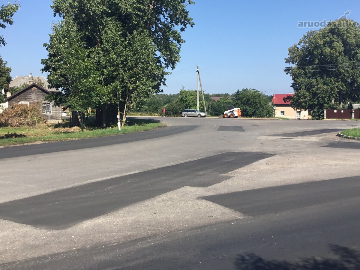 Šalia yra dvi dalis (40m2) ūkinių pastatų, - nuotraukos Nr. 14