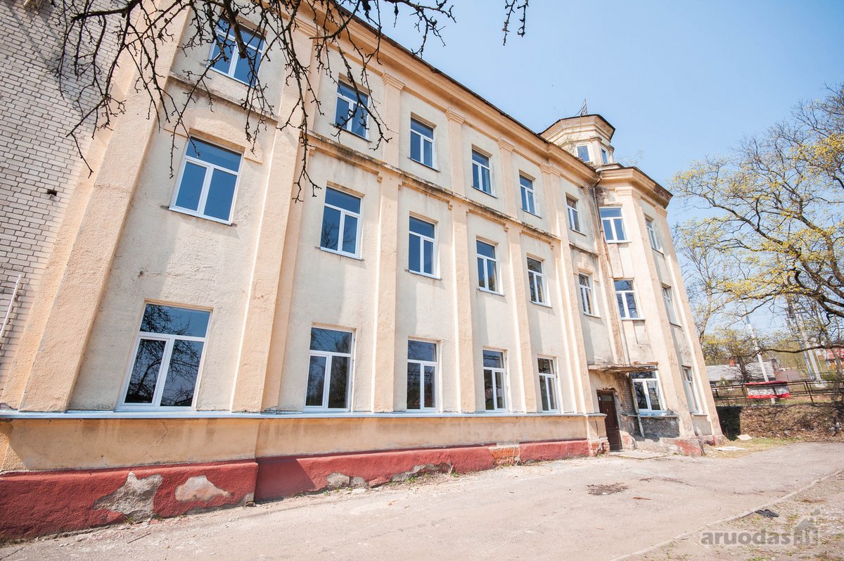 Parduodame administracinį trijų aukštų | Skelbiu.lt Parduodame administracinį trijų aukštų