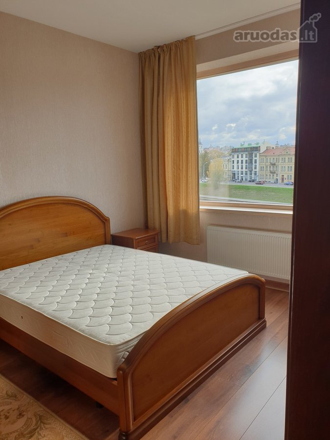 Nuomojamas 3 kambarių butas miesto centre su - nuotraukos Nr. 8