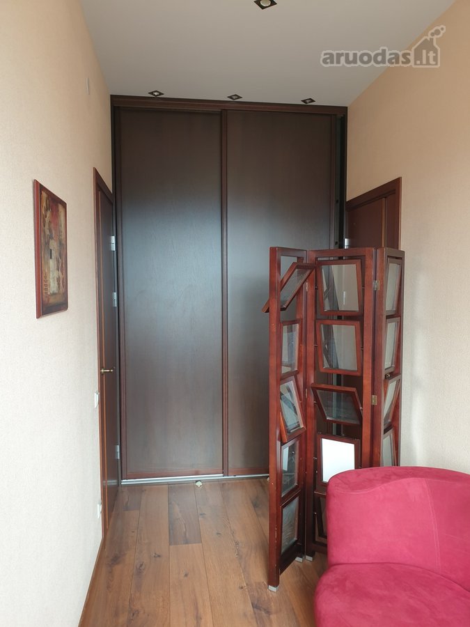 Nuomojamas 3 kambarių butas miesto centre su - nuotraukos Nr. 11