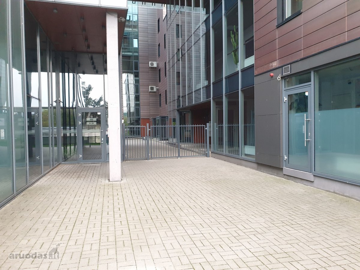 Nuomojamas 3 kambarių butas miesto centre su - nuotraukos Nr. 18