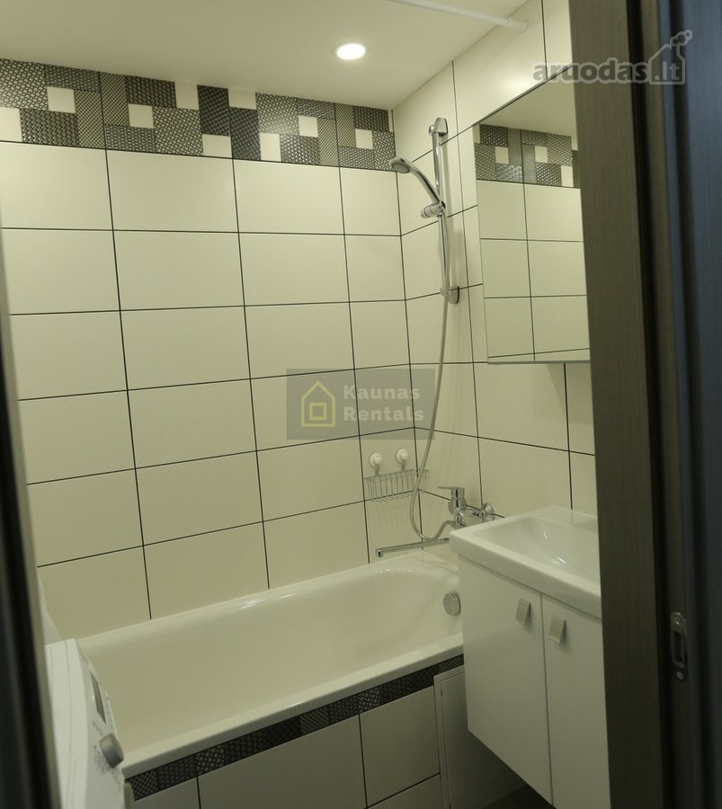 Naujai įrengtas modernus 2 kambarių butas - nuotraukos Nr. 12