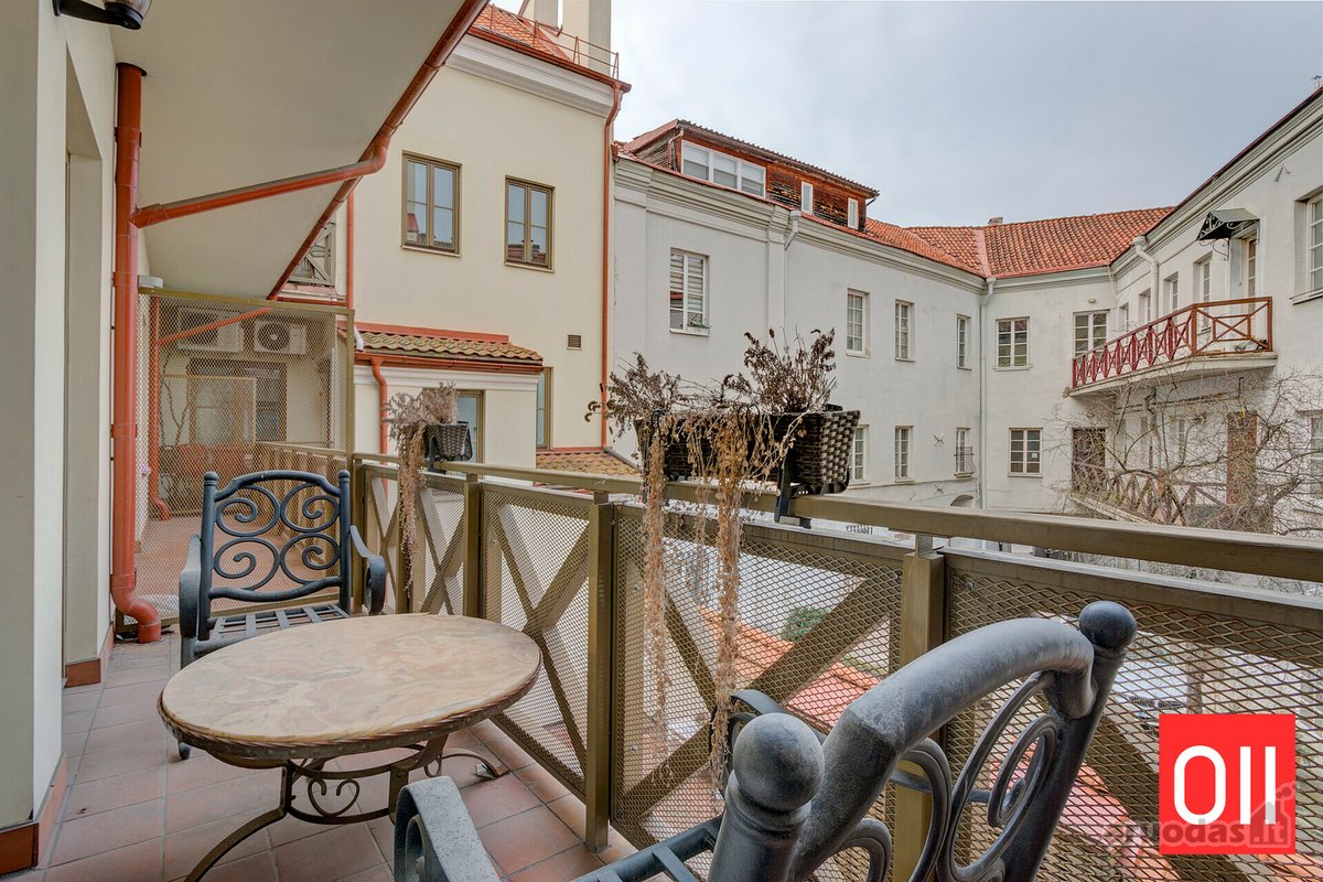 Klasikinio stiliaus apartamentai su terasa