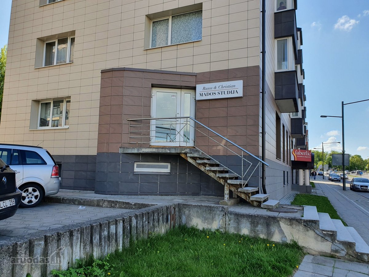 Panevėžio centre, judriausioje miesto gatvėje