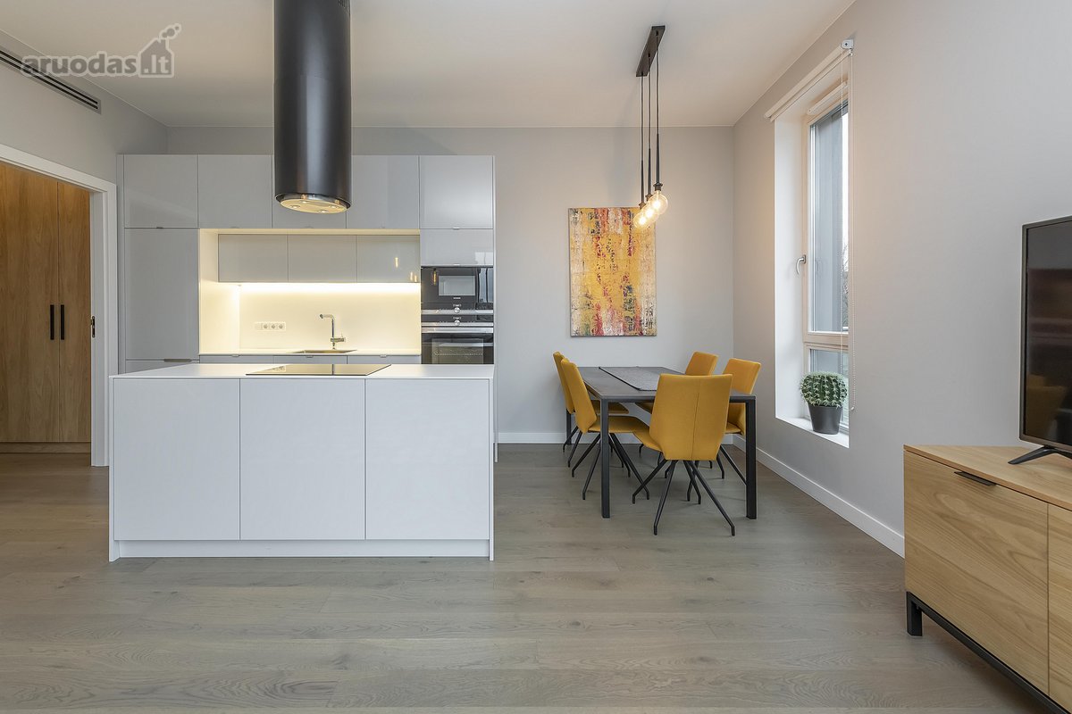 Išnuomojamas moderniai įrengtas 3-jų kambarių - nuotraukos Nr. 3
