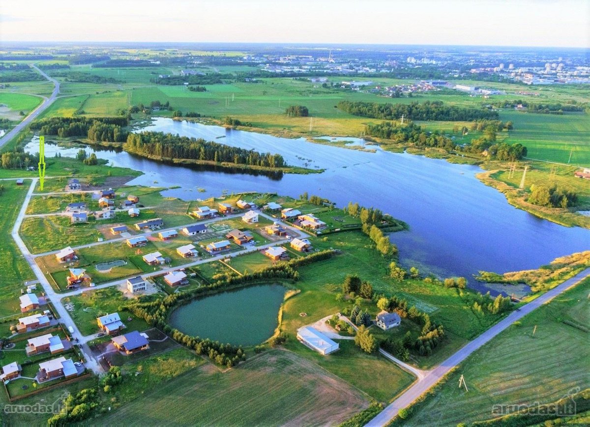 Parduodama 10.56 arų žemės sklypas,