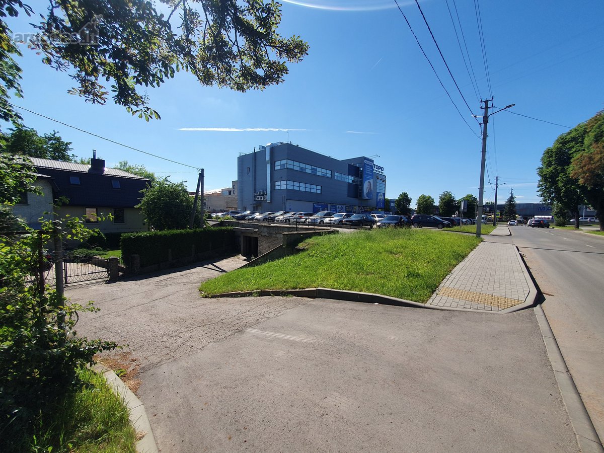 Nuomojami 8 garažai vienoje bendrijoje. Dalis