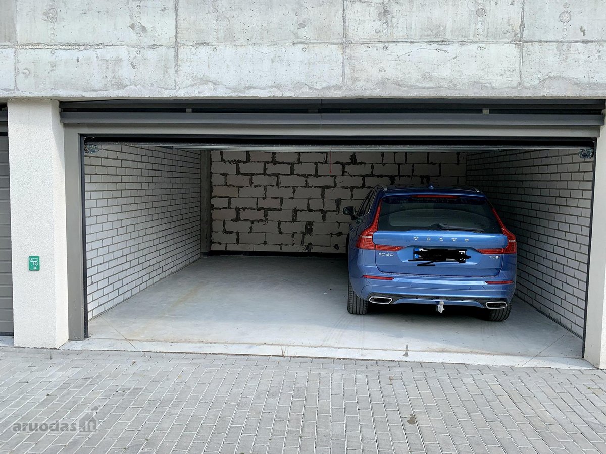 Išnuomojamas erdvus garažas 2 automobiliams