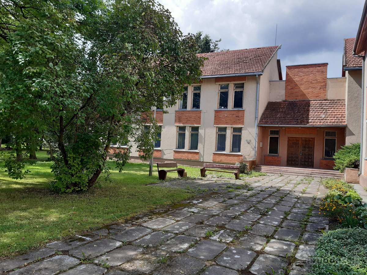 Parduodamos buvosios žemės ūkio bendrovės