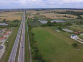 Parduodamas sklypas tinkamas komercinei