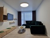 Miesto Centre, Šalia Katedros Ir Auksinio