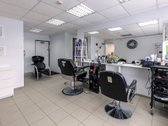 Parduodama Kirpykla - Grožio Salonas