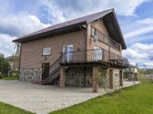 Parduodamas namas su 30 arų žemės sklypu