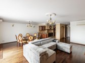 Parduodamas Išskirtinis, Prabangiai Įrengtas