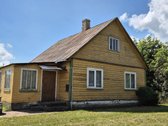 Lazdijų rajone, Jukneliškės kaime, šalia