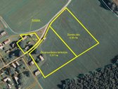 Parduodamas medinis namas su daug pastatų
