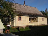 Sodyba trijų kambarių. Yra šulinys iš kurio - nuotraukos Nr. 2