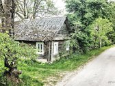 Namas randasi viduryje kaimo,apsuptas - nuotraukos Nr. 8