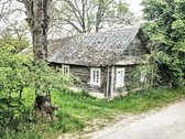 Namas randasi viduryje kaimo,apsuptas - nuotraukos Nr. 16