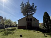Parduodamas tvarkingas dviejų aukštų mūrinis