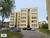 Išnuomojama 4 kambarių 1/2 buto dalis.