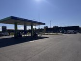Parduodamas sklypas su veikiančia degaline.