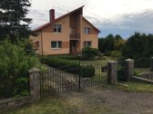 Parduodama išskirtinė sodyba esanti