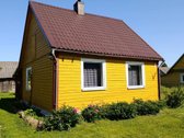 Parduodamas namas su žemės sklypu randasi