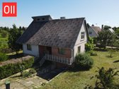 Erdvus namas su ūkiniais pastatais ir net 25