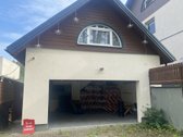 Namas Druskininkų Centre, Priešais Druskonio Ežerą