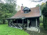 Šernų miške parduodamas pirties pastatas su 9