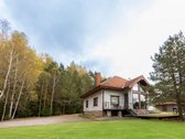 Parduodama išskirtinė rąstinė sodyba su