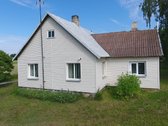 Parduodama sodyba yra įsikūrusi Varėnos - nuotraukos Nr. 2