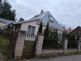 Parduodamam 9 arų žemės sklype stovi namas,