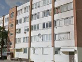 Parduodamas butas stiklo gatveje.kanalizacija