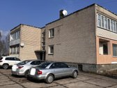 Butas yra labai ramioje vietoje, apie 0.5 km