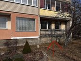 Butas yra labai ramioje vietoje, apie 0.5 km - nuotraukos Nr. 2