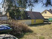 Parduodama 1/2 namo - 27kv. Ir 1,10a sklypo-