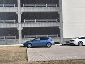 Antžeminė automobilių aikštelė B1-1 , gana