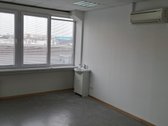 Prie pastato nemokama automobilių stovėjimo - nuotraukos Nr. 4