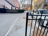 Nuomojamos parkavimo vietos privačiame kieme.