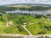 Trakų rajone, ant Margio ežero kranto,