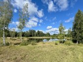 Miežonių kaime, netoli Galuonų ežero,