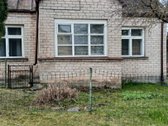 Namas yra tylioje, ramioje, minimalaus eismo