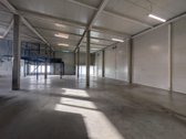 **703 m² Komercinės Patalpos Su Sandėliu,