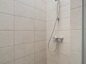 Šviežiai atnaujintas butas su medžio apdaila - nuotraukos Nr. 10